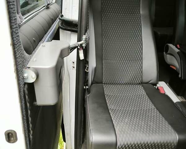 Білий Рено Мастєр, об'ємом двигуна 2.3 л та пробігом 310 тис. км за 17000 $, фото 12 на Automoto.ua