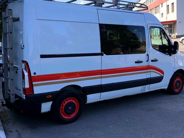 Белый Рено Мастер, объемом двигателя 2.3 л и пробегом 400 тыс. км за 11900 $, фото 2 на Automoto.ua
