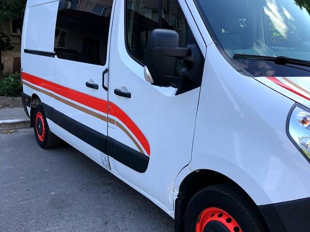 Белый Рено Мастер, объемом двигателя 2.3 л и пробегом 400 тыс. км за 11900 $, фото 1 на Automoto.ua