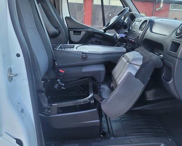 Белый Рено Мастер, объемом двигателя 2 л и пробегом 185 тыс. км за 17900 $, фото 27 на Automoto.ua