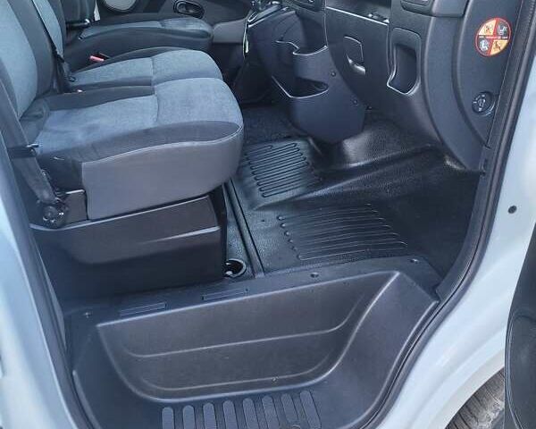 Белый Рено Мастер, объемом двигателя 2 л и пробегом 185 тыс. км за 17900 $, фото 29 на Automoto.ua