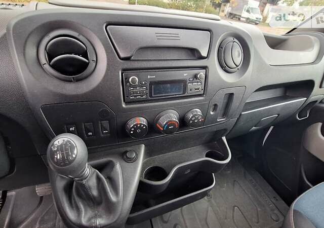 Белый Рено Мастер, объемом двигателя 2.3 л и пробегом 207 тыс. км за 16700 $, фото 6 на Automoto.ua