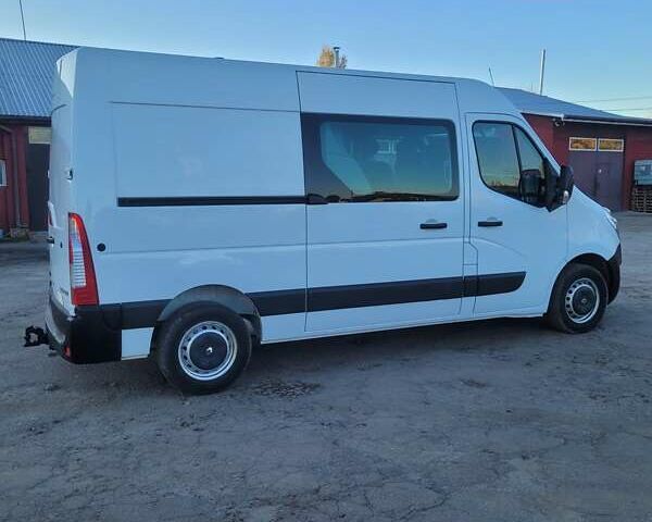 Белый Рено Мастер, объемом двигателя 2 л и пробегом 185 тыс. км за 17900 $, фото 1 на Automoto.ua