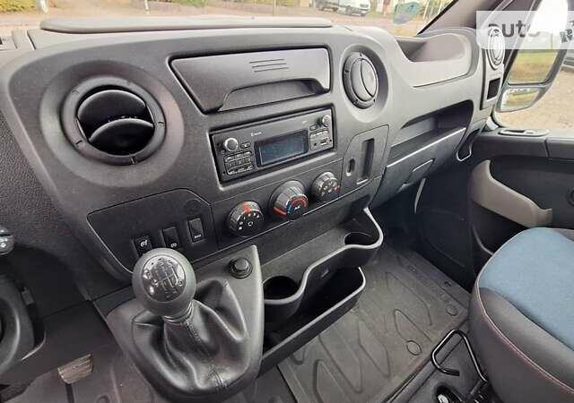 Белый Рено Мастер, объемом двигателя 2.3 л и пробегом 207 тыс. км за 16700 $, фото 13 на Automoto.ua