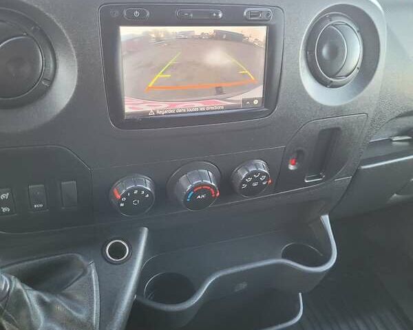 Белый Рено Мастер, объемом двигателя 2 л и пробегом 185 тыс. км за 17900 $, фото 7 на Automoto.ua