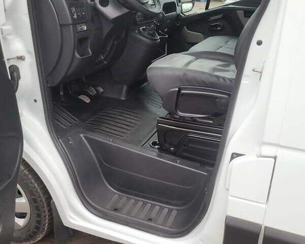 Белый Рено Мастер, объемом двигателя 2.3 л и пробегом 185 тыс. км за 18800 $, фото 59 на Automoto.ua