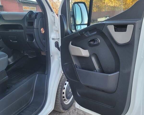 Белый Рено Мастер, объемом двигателя 2 л и пробегом 185 тыс. км за 17900 $, фото 30 на Automoto.ua