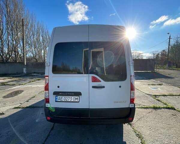 Белый Рено Мастер, объемом двигателя 2.3 л и пробегом 302 тыс. км за 18300 $, фото 7 на Automoto.ua