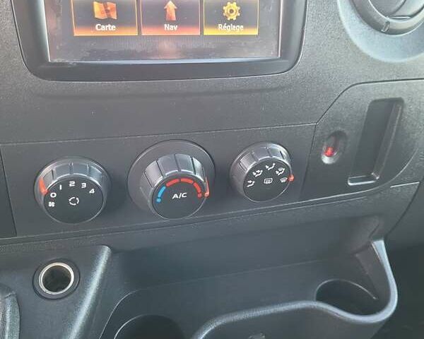 Белый Рено Мастер, объемом двигателя 2 л и пробегом 185 тыс. км за 17900 $, фото 20 на Automoto.ua