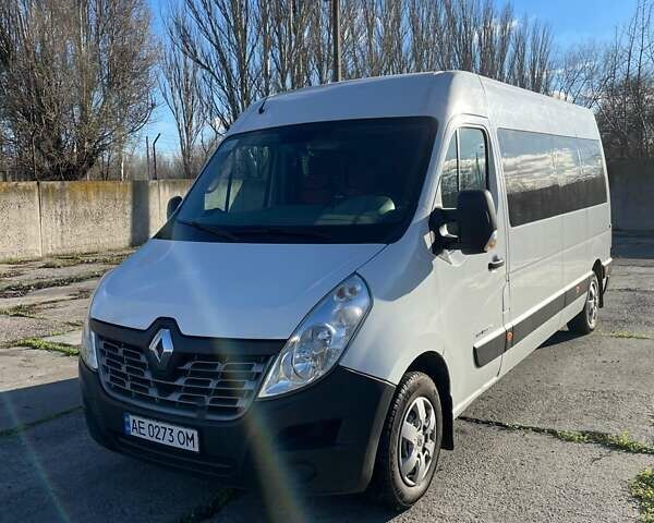Белый Рено Мастер, объемом двигателя 2.3 л и пробегом 302 тыс. км за 18300 $, фото 3 на Automoto.ua