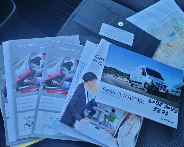 Белый Рено Мастер, объемом двигателя 2 л и пробегом 185 тыс. км за 17900 $, фото 13 на Automoto.ua