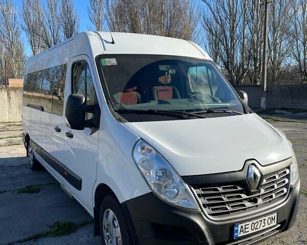 Белый Рено Мастер, объемом двигателя 2.3 л и пробегом 302 тыс. км за 18300 $, фото 2 на Automoto.ua