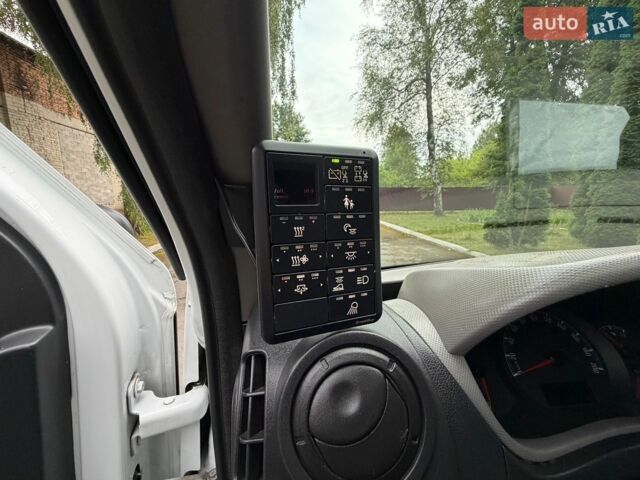 Белый Рено Мастер, объемом двигателя 2.3 л и пробегом 359 тыс. км за 17500 $, фото 21 на Automoto.ua
