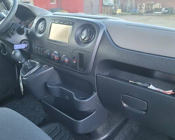 Белый Рено Мастер, объемом двигателя 2 л и пробегом 185 тыс. км за 17900 $, фото 28 на Automoto.ua