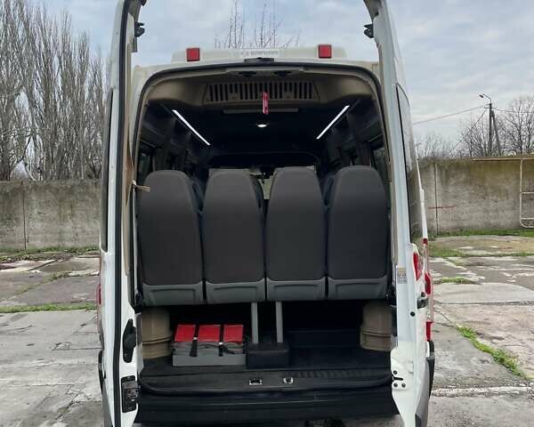 Белый Рено Мастер, объемом двигателя 2.3 л и пробегом 281 тыс. км за 19300 $, фото 7 на Automoto.ua