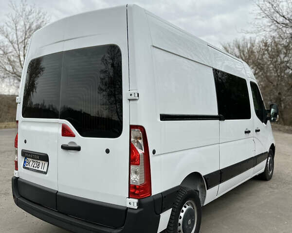 Белый Рено Мастер, объемом двигателя 2.3 л и пробегом 358 тыс. км за 18200 $, фото 4 на Automoto.ua