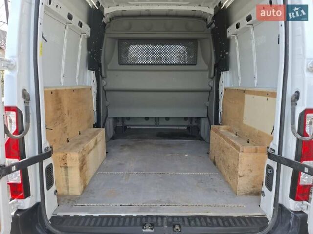 Белый Рено Мастер, объемом двигателя 2.3 л и пробегом 262 тыс. км за 17900 $, фото 16 на Automoto.ua