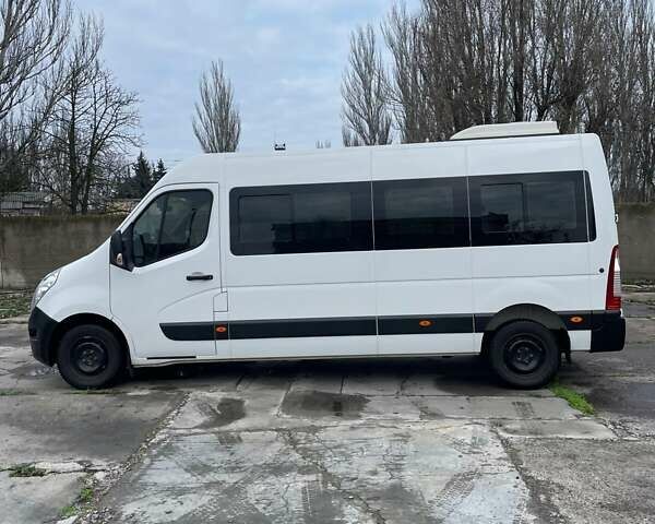 Белый Рено Мастер, объемом двигателя 2.3 л и пробегом 281 тыс. км за 19300 $, фото 4 на Automoto.ua
