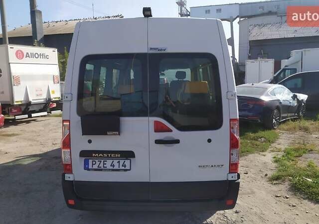 Белый Рено Мастер, объемом двигателя 2.3 л и пробегом 340 тыс. км за 18500 $, фото 3 на Automoto.ua