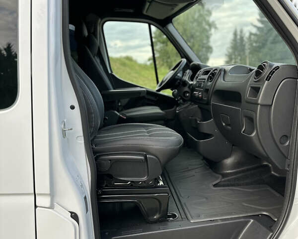 Рено Мастєр 2018 у Дубно на Automoto.ua Білий Рено Мастєр, об'ємом двигуна 2.3 л та пробігом 237 тис. км за 16500 $, фото 12 на Automoto.ua