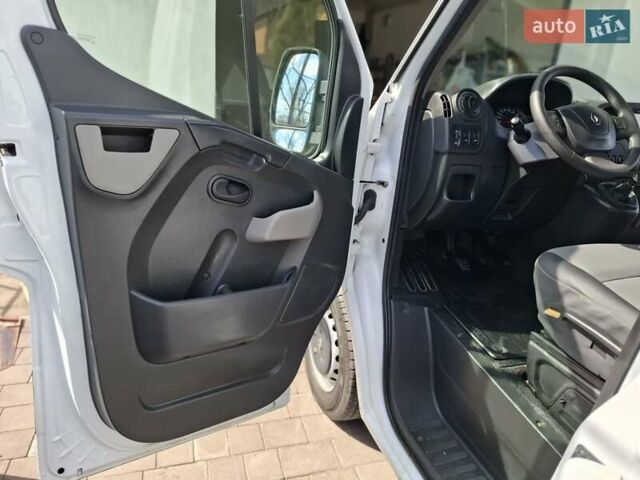 Белый Рено Мастер, объемом двигателя 2.3 л и пробегом 262 тыс. км за 17900 $, фото 33 на Automoto.ua