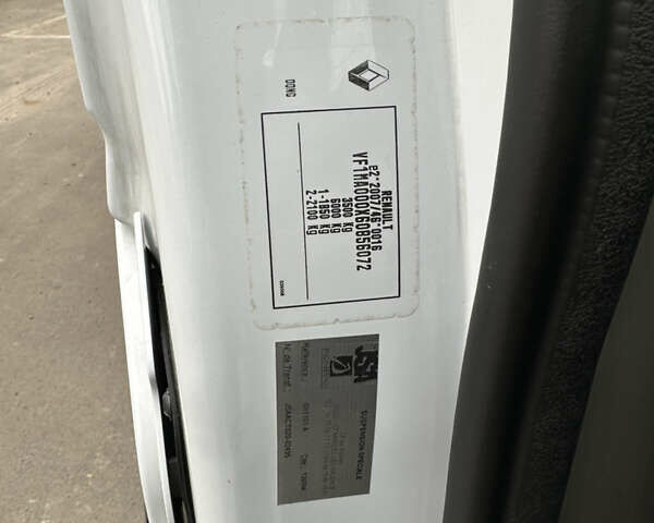 Белый Рено Мастер, объемом двигателя 2.3 л и пробегом 358 тыс. км за 18200 $, фото 10 на Automoto.ua