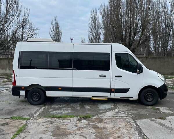 Белый Рено Мастер, объемом двигателя 2.3 л и пробегом 281 тыс. км за 19300 $, фото 2 на Automoto.ua