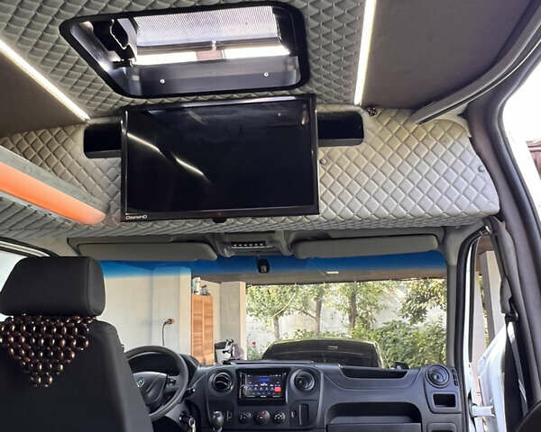Белый Рено Мастер, объемом двигателя 2.3 л и пробегом 267 тыс. км за 23500 $, фото 34 на Automoto.ua