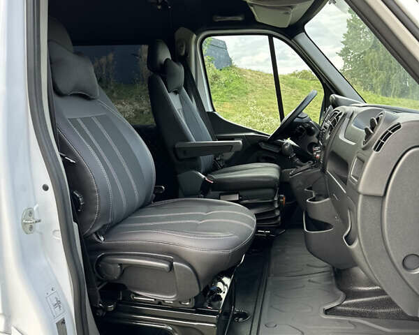 Білий Рено Мастєр, об'ємом двигуна 2.3 л та пробігом 358 тис. км за 17500 $, фото 26 на Automoto.ua