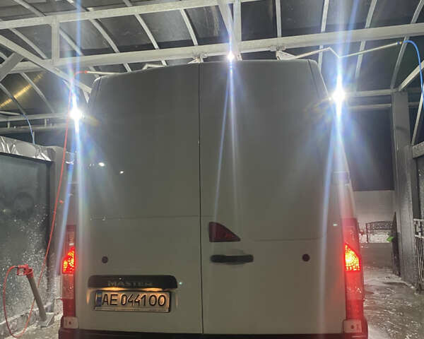 Белый Рено Мастер, объемом двигателя 2.3 л и пробегом 272 тыс. км за 16500 $, фото 5 на Automoto.ua