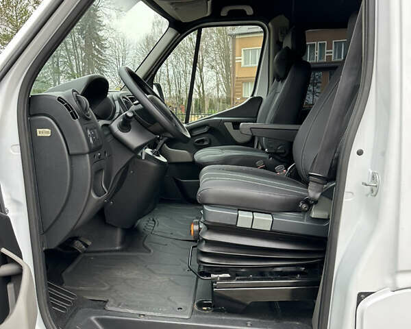 Белый Рено Мастер, объемом двигателя 2.3 л и пробегом 358 тыс. км за 18200 $, фото 30 на Automoto.ua