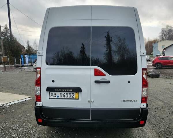 Белый Рено Мастер, объемом двигателя 2.3 л и пробегом 137 тыс. км за 24652 $, фото 5 на Automoto.ua