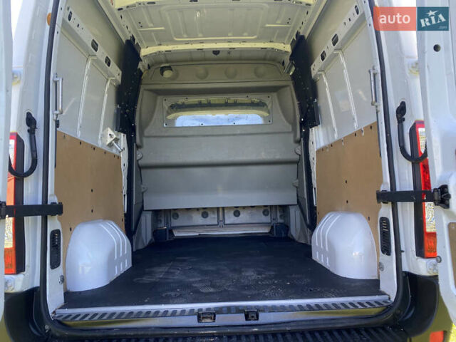Белый Рено Мастер, объемом двигателя 2.3 л и пробегом 180 тыс. км за 20500 $, фото 24 на Automoto.ua
