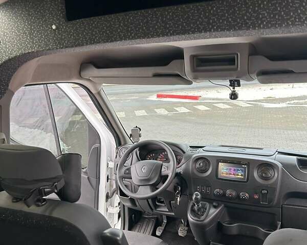 Белый Рено Мастер, объемом двигателя 2.3 л и пробегом 240 тыс. км за 22400 $, фото 21 на Automoto.ua