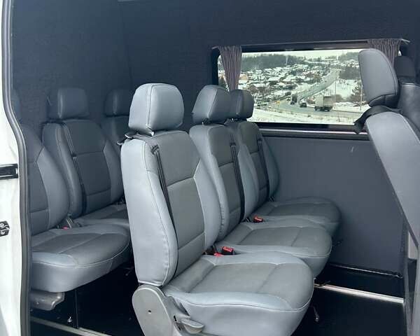Белый Рено Мастер, объемом двигателя 2.3 л и пробегом 240 тыс. км за 22400 $, фото 52 на Automoto.ua