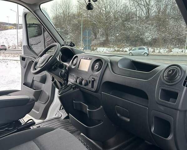 Белый Рено Мастер, объемом двигателя 2.3 л и пробегом 240 тыс. км за 22400 $, фото 36 на Automoto.ua