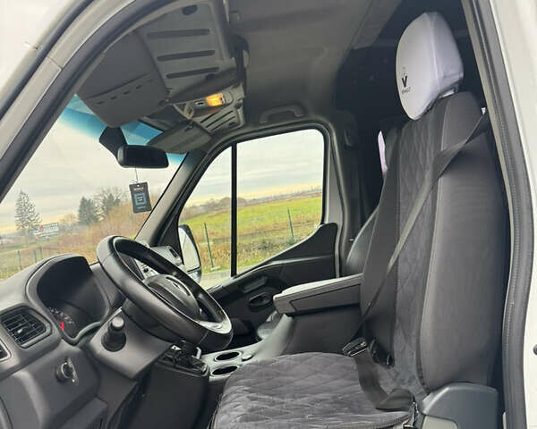 Белый Рено Мастер, объемом двигателя 2.3 л и пробегом 200 тыс. км за 33000 $, фото 20 на Automoto.ua