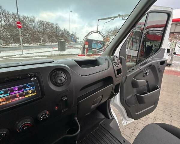 Белый Рено Мастер, объемом двигателя 2.3 л и пробегом 240 тыс. км за 22400 $, фото 24 на Automoto.ua