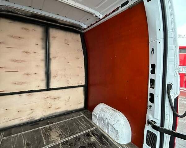 Белый Рено Мастер, объемом двигателя 2.3 л и пробегом 240 тыс. км за 22400 $, фото 9 на Automoto.ua