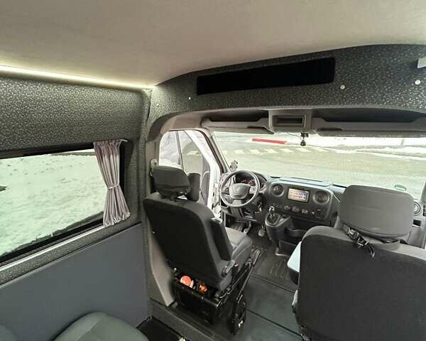 Белый Рено Мастер, объемом двигателя 2.3 л и пробегом 240 тыс. км за 22400 $, фото 14 на Automoto.ua