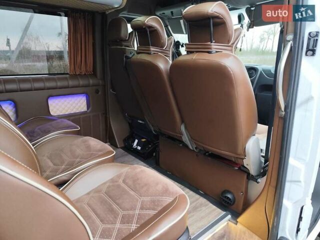 Белый Рено Мастер, объемом двигателя 2.3 л и пробегом 257 тыс. км за 27000 $, фото 2 на Automoto.ua