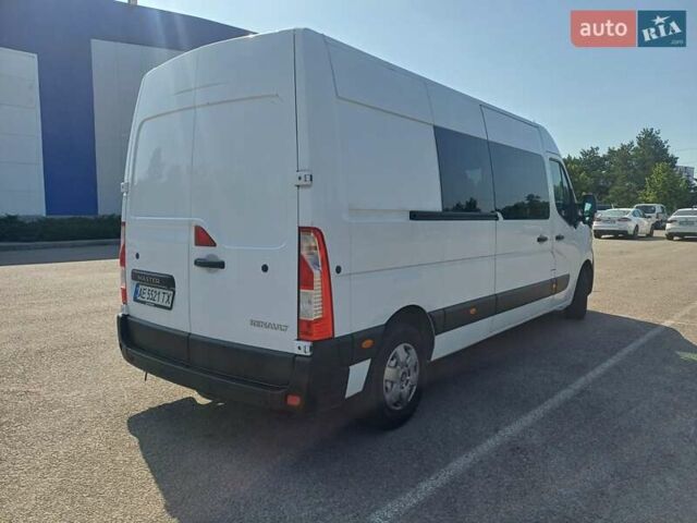 Белый Рено Мастер, объемом двигателя 2.3 л и пробегом 319 тыс. км за 26500 $, фото 2 на Automoto.ua