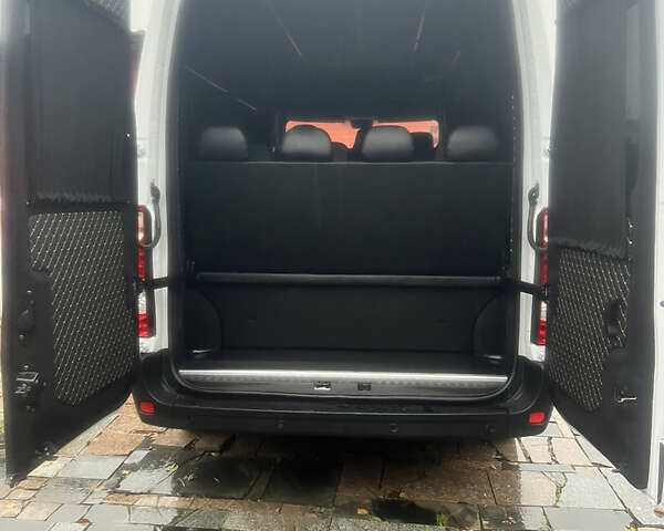 Белый Рено Мастер, объемом двигателя 2.3 л и пробегом 238 тыс. км за 24500 $, фото 18 на Automoto.ua