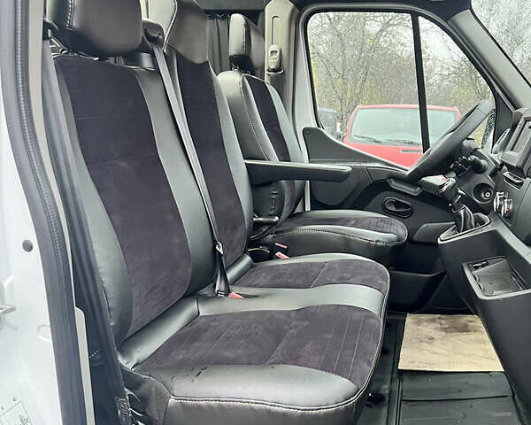 Белый Рено Мастер, объемом двигателя 2.3 л и пробегом 238 тыс. км за 24500 $, фото 11 на Automoto.ua