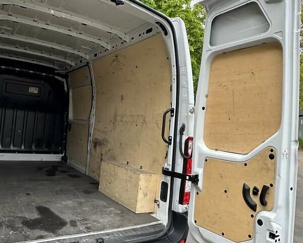 Белый Рено Мастер, объемом двигателя 2.3 л и пробегом 111 тыс. км за 20200 $, фото 21 на Automoto.ua
