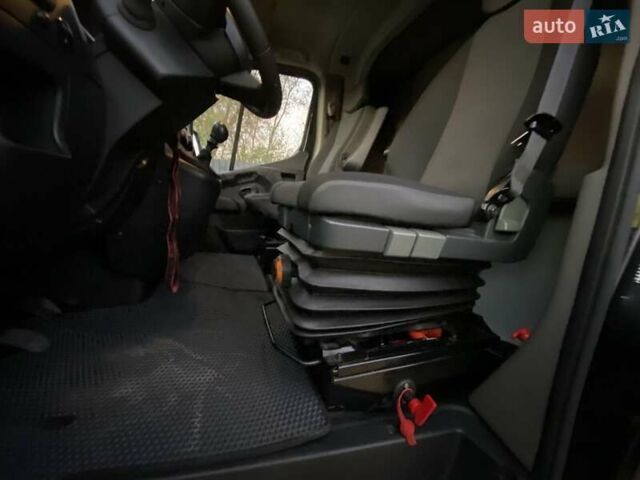 Черный Рено Мастер, объемом двигателя 2.3 л и пробегом 175 тыс. км за 18990 $, фото 55 на Automoto.ua