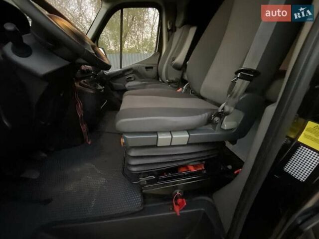 Черный Рено Мастер, объемом двигателя 2.3 л и пробегом 175 тыс. км за 18990 $, фото 56 на Automoto.ua
