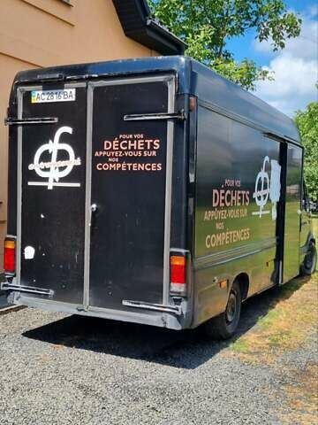 Черный Рено Мастер, объемом двигателя 3 л и пробегом 435 тыс. км за 10000 $, фото 11 на Automoto.ua