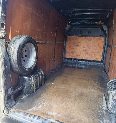 Черный Рено Мастер, объемом двигателя 2.46 л и пробегом 392 тыс. км за 7300 $, фото 20 на Automoto.ua