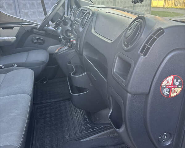 Чорний Рено Мастєр, об'ємом двигуна 2.3 л та пробігом 383 тис. км за 12900 $, фото 5 на Automoto.ua